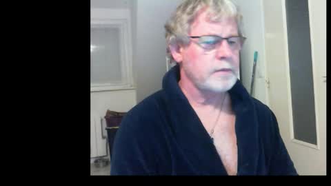 Snapshot of ptitrouquin chatting on 10-29-25, 07:04 ptitrouquin online show from 10-29-25, 07:04
