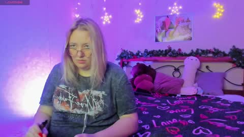 puffybun online show from 12-17-24, 12:12