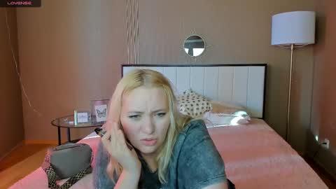 puffybun online show from 02-14-25, 07:49