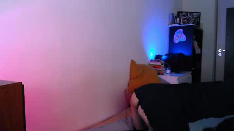 Snapshot of pufpufog chatting on 09-17-25, 03:46 EsteticHouse online show from 09-17-25, 03:46