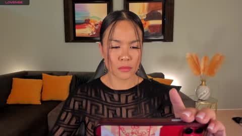 Pui Yee  online show from 01-06-25, 12:02