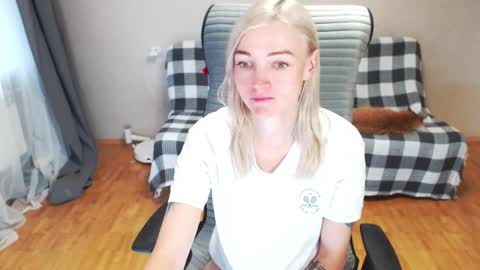 Polly online show from 09-11-25, 04:45