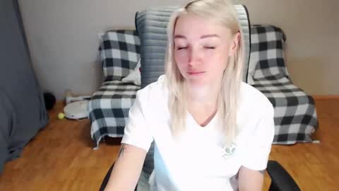 Polly online show from 02-11-26, 03:33