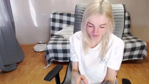 Polly online show from 03-31-26, 04:02