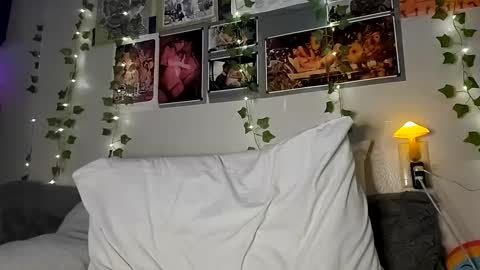 Snapshot of pupgender chatting on 02-17-25, 04:53 Rhys online show from 02-17-25, 04:53