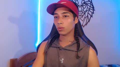 Snapshot of pupi_wolf chatting on 12-18-24, 05:52 Cris online show from 12-18-24, 05:52