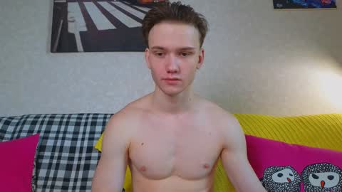 Snapshot of pupsenish chatting on 12-26-24, 06:19 Jesse online show from 12-26-24, 06:19