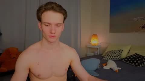 Snapshot of pupsenish chatting on 01-26-25, 03:27 Jesse online show from 01-26-25, 03:27