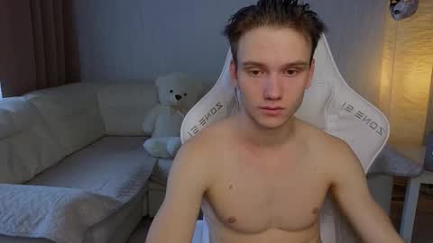 Snapshot of pupsenish chatting on 09-13-25, 04:56 Jesse online show from 09-13-25, 04:56