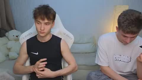 Snapshot of pupsenish chatting on 12-04-25, 06:38 Jesse online show from 12-04-25, 06:38