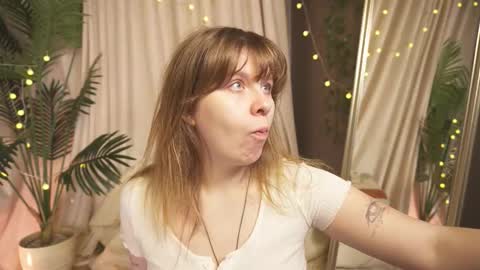 Snapshot of pure_dirt chatting on 10-26-25, 06:08 constant schedule Wednesday Friday Saturday Sunday The Rosemarie online show from 10-26-25, 06:08