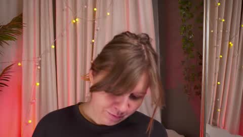 constant schedule Wednesday  Friday  Saturday  Sunday  The Rosemarie online show from 02-15-26, 05:48