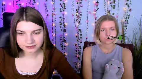 Snapshot of pure_radiance chatting on 09-16-25, 05:52 Ask me3 online show from 09-16-25, 05:52