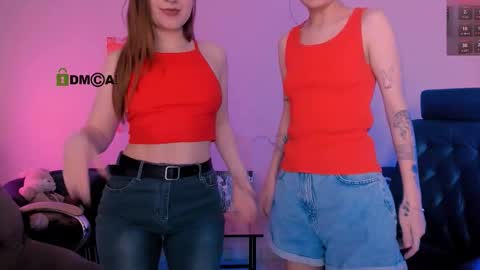 Snapshot of pure_radiance chatting on 11-15-25, 10:01 Ask me3 online show from 11-15-25, 10:01