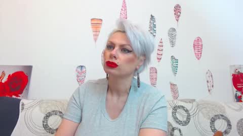 Snapshot of pure_seduce_wow chatting on 02-02-26, 01:04 Goldie online show from 02-02-26, 01:04