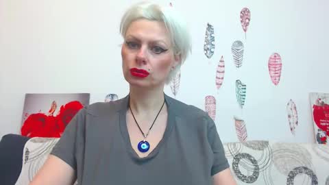 Snapshot of pure_seduce_wow chatting on 02-23-26, 01:58 Goldie online show from 02-23-26, 01:58