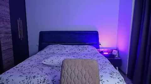 Snapshot of pure_temptation_j chatting on 04-25-26, 06:05 Julia online show from 04-25-26, 06:05