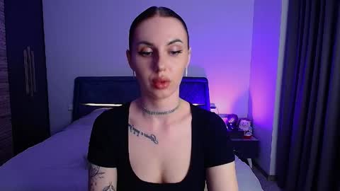 Snapshot of pure_temptation_j chatting on 04-28-26, 05:18 Julia online show from 04-28-26, 05:18