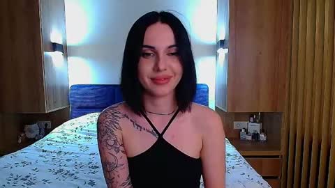 Snapshot of pure_temptation_j chatting on 06-18-26, 04:33 Julia online show from 06-18-26, 04:33