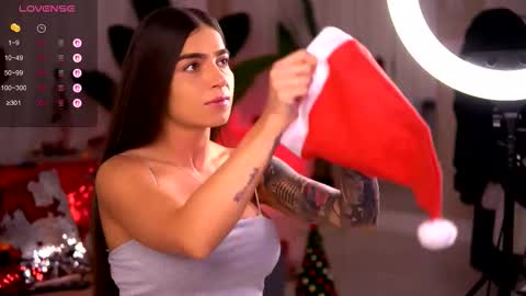 Snapshot of pureellie chatting on 12-23-25, 06:00 Emily online show from 12-23-25, 06:00