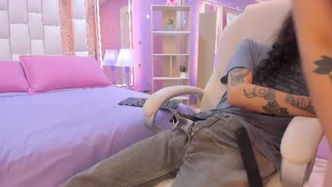 Snapshot of puretemptation_ chatting on 06-23-26, 07:56 Experienced guys online show from 06-23-26, 07:56