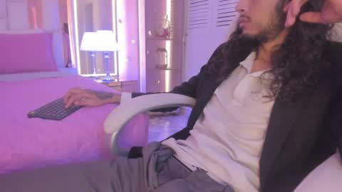 Snapshot of puretemptation_ chatting on 07-09-26, 08:35 Experienced guys online show from 07-09-26, 08:35
