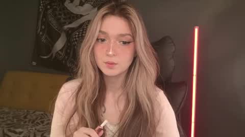 Bella online show from 05-18-26, 11:32