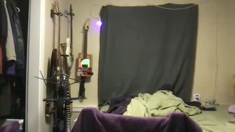 Purple online show from 09-19-25, 05:09