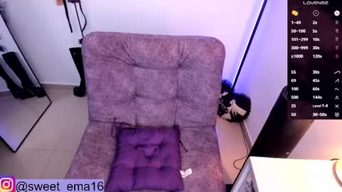 Snapshot of purple_ema chatting on 09-16-25, 06:20 purple_ema online show from 09-16-25, 06:20