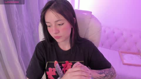 Snapshot of purple_slut_ chatting on 01-22-25, 08:28 Anna online show from 01-22-25, 08:28