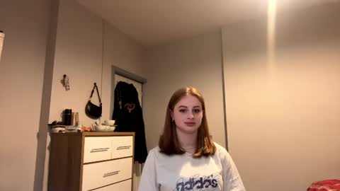 Snapshot of purrthump chatting on 06-09-26, 07:36 Anna online show from 06-09-26, 07:36