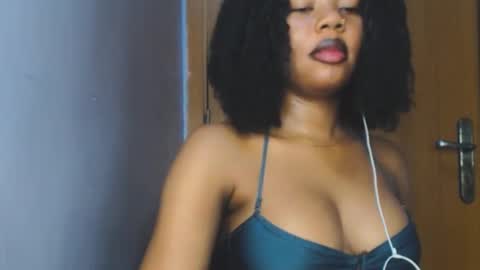 Snapshot of pussy_x_cookie chatting on 02-25-26, 06:45 stella online show from 02-25-26, 06:45