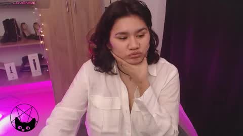 Mari online show from 03-24-26, 04:06