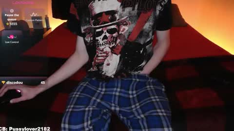 Snapshot of pussylover2182 chatting on 11-29-25, 04:37 pussylover2182 online show from 11-29-25, 04:37