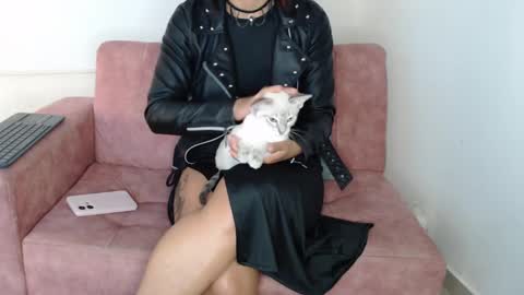 Snapshot of putakusan chatting on 12-04-24, 05:16 Izumi online show from 12-04-24, 05:16