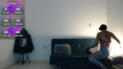 Snapshot of putakusan chatting on 10-08-25, 04:21 Izumi online show from 10-08-25, 04:21