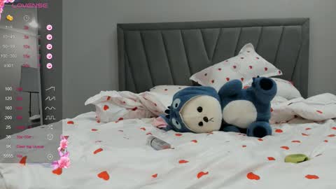 Kimi online show from 10-08-25, 04:04