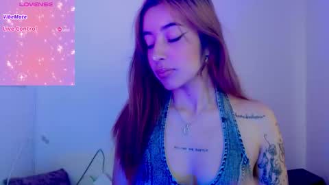 Snapshot of quee_tiana chatting on 03-03-26, 07:20 your princess online show from 03-03-26, 07:20
