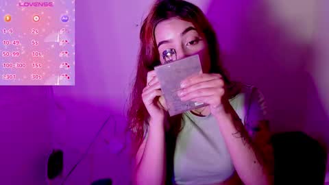 Snapshot of quee_tiana chatting on 03-19-26, 04:05 your princess online show from 03-19-26, 04:05