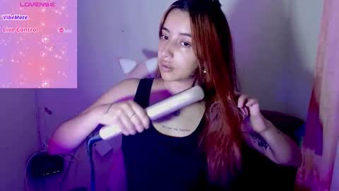 Snapshot of quee_tiana chatting on 03-26-26, 11:21 your princess online show from 03-26-26, 11:21