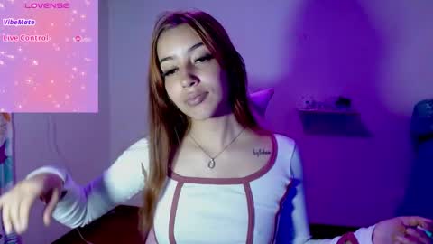 Snapshot of quee_tiana chatting on 04-24-26, 10:12 your princess online show from 04-24-26, 10:12