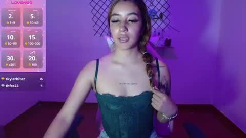 Snapshot of quee_tiana chatting on 06-03-26, 08:36 your princess online show from 06-03-26, 08:36