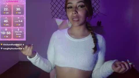 Snapshot of quee_tiana chatting on 06-11-26, 01:27 your princess online show from 06-11-26, 01:27
