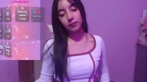 Snapshot of quee_tiana chatting on 07-17-26, 02:29 your princess online show from 07-17-26, 02:29