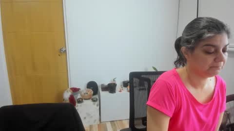 Snapshot of queemking chatting on 01-14-26, 11:31 queemking online show from 01-14-26, 11:31