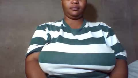 queen2302 online show from 04-12-26, 08:03