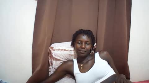 Snapshot of queen_0012 chatting on 05-26-26, 12:28 asher online show from 05-26-26, 12:28