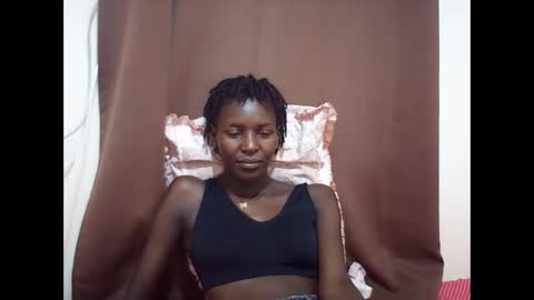 Snapshot of queen_0012 chatting on 05-27-26, 02:08 asher online show from 05-27-26, 02:08