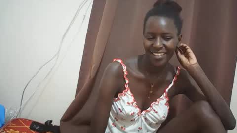 Snapshot of queen_0012 chatting on 05-30-26, 12:24 asher online show from 05-30-26, 12:24