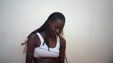 Snapshot of queen_0012 chatting on 06-11-26, 05:38 asher online show from 06-11-26, 05:38